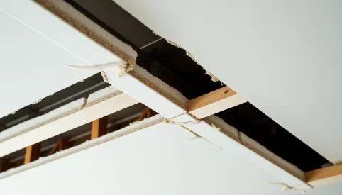 Jaki jest koszt robocizny sufitu podwieszanego Tychy