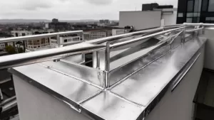 Obróbka blacharska balkonu cena robocizny